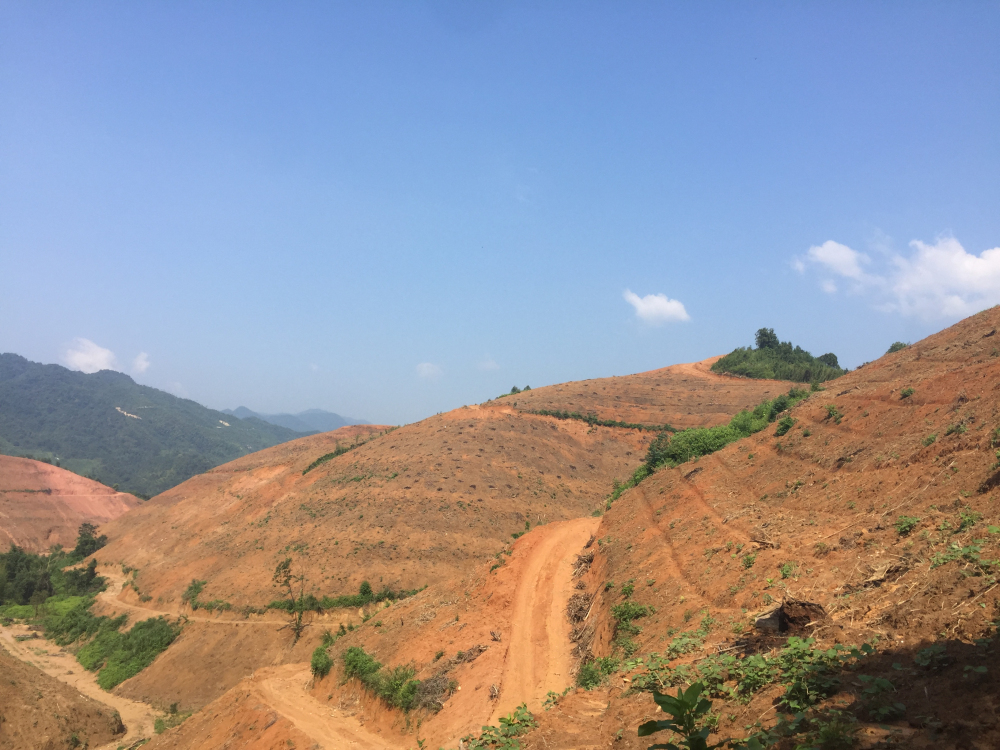 堅持嚴格的耕地保護制度和嚴格的節(jié)約用地制度
